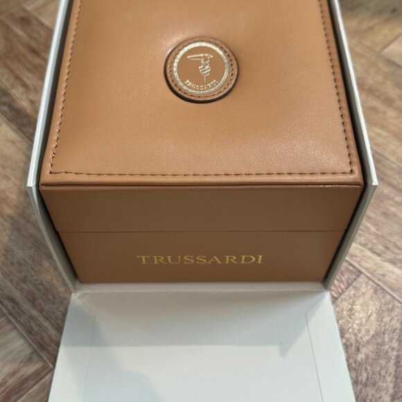 TRUSSARDI OROLOGI T01 GMT 3H BROWN DIAL BROWN STRAP R2451100001 DATE WATCH - Picture 5 of 10